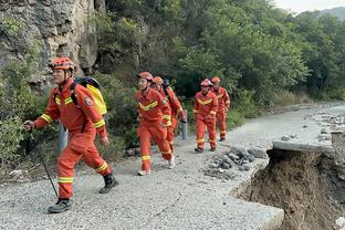 官宣快了吧？球迷拍到韦世豪已穿上蓉城队服参加训练